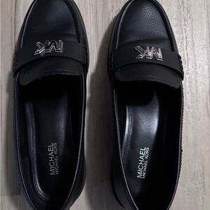 Micheal Kors Flats size 6 1/2